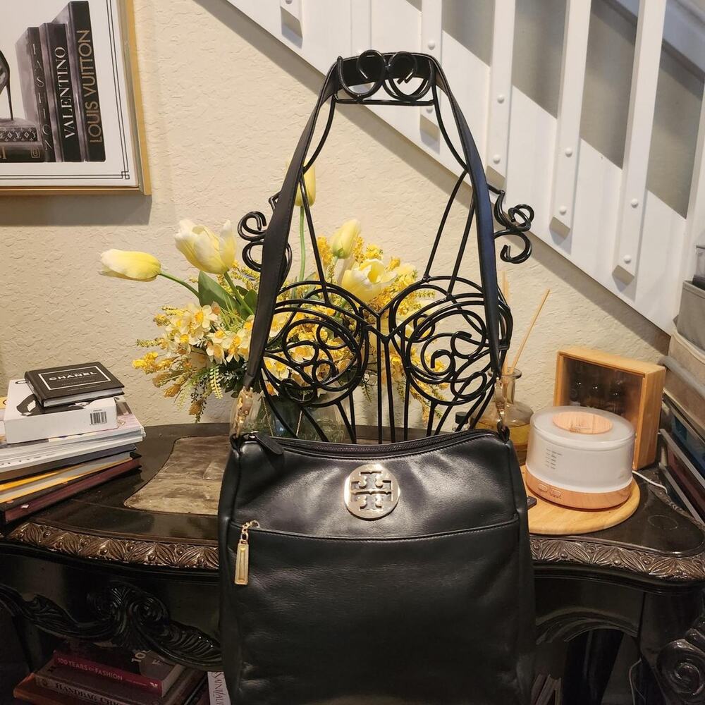 Tory burch leather shoulder bag